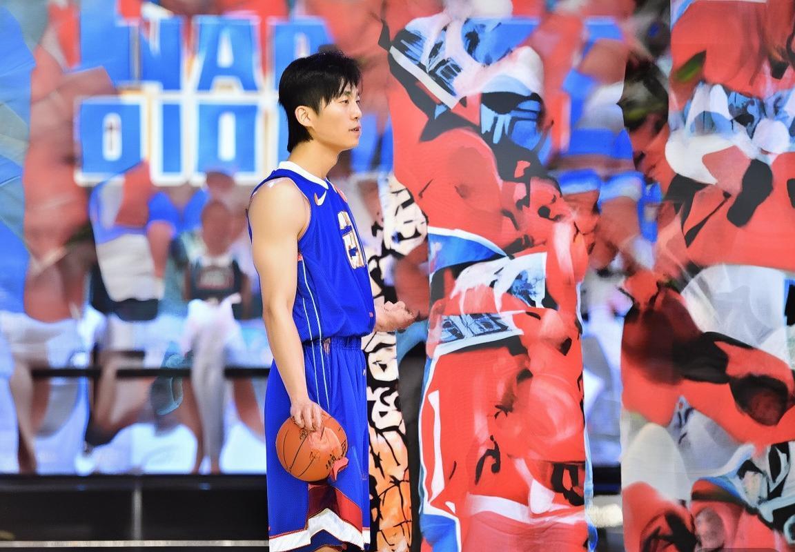 1月21日NBA骑士VS雷霆赛评：战术对决与球员关键表现分析